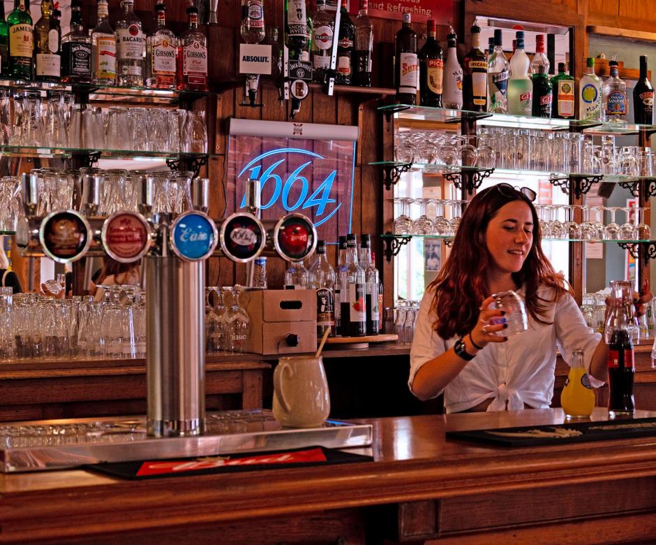 bar bien assise